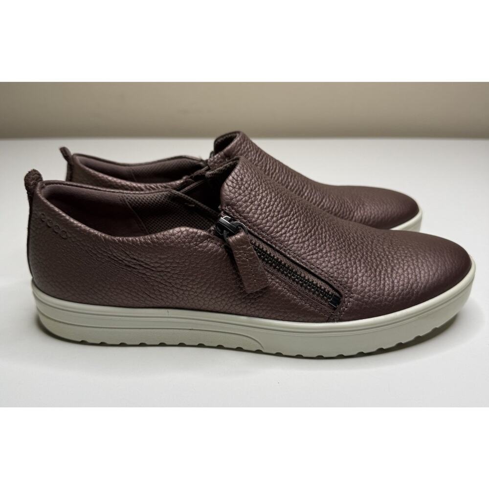 ECCO Fara Slip On Loafer Womens 8 Metallic Purple Leather Side Zip Sneaker Style